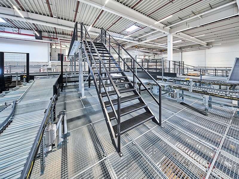 System integration mezzanine floors in 3 halls
